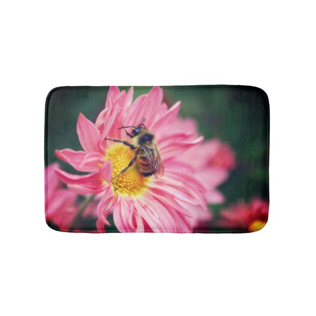 Hummelbiene auf rosa Daisy Blume 2 Badematte (Vorderseite)
