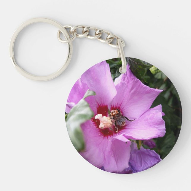 Hummeln auf Hibiskus Blume Schlüsselanhänger (Vorderseite)