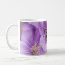 Hummeln auf rosa Blume Tasse