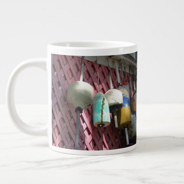 Hummerbüschen auf rosa Gitter - Martha's Vineyard Jumbo-Tasse (Links)