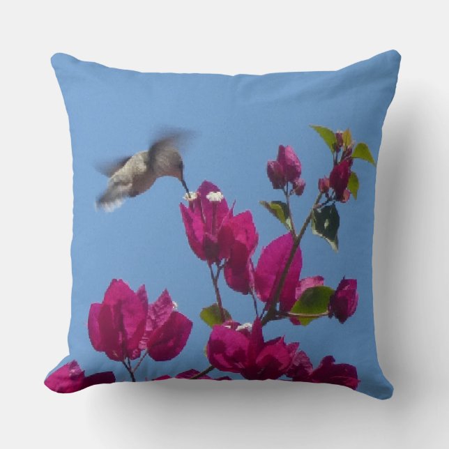 Hummingbird auf Bougainvillea Throw Pillow Kissen (Vorderseite)