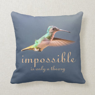 Hummingbird Flying Impossible ist nur eine Theorie Kissen