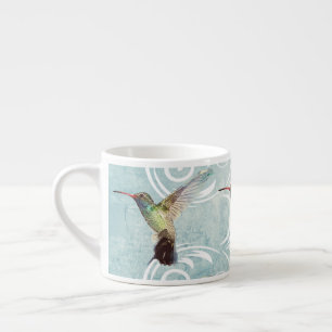 Hummingbird mit Geblüht Hintergrund Espressotasse