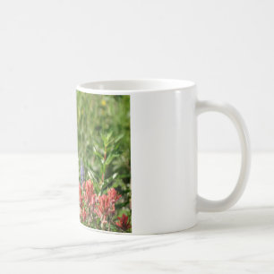 Hummingvogel in wild lebenden Blume Kaffeetasse
