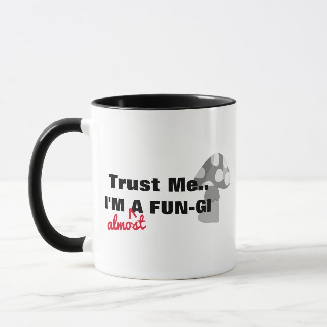 Humorvolle Tasse für Pilzliebhaber (Links)