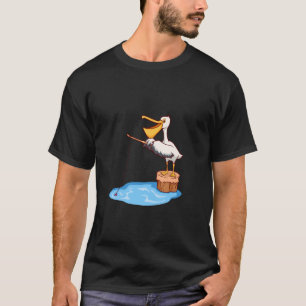 Humorvoller Cartoon Pelikan Fischen T-Shirt