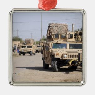 Humvees Führungssicherheit während einer Silbernes Ornament