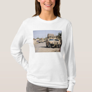 Humvees Führungssicherheit während einer T-Shirt