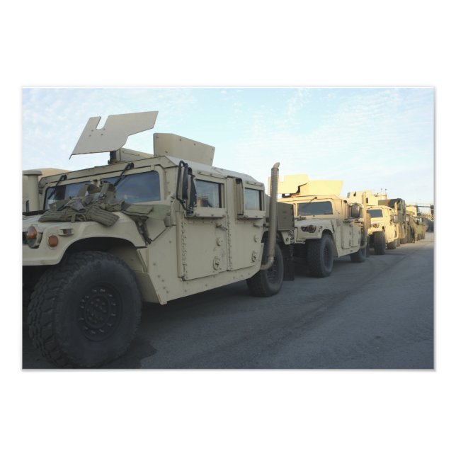 Humvees sitzen am Pier in Morehead City Fotodruck (Vorne)