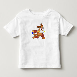 Hund auf Cricket mit Cricket-Fledermaus Kleinkind T-shirt