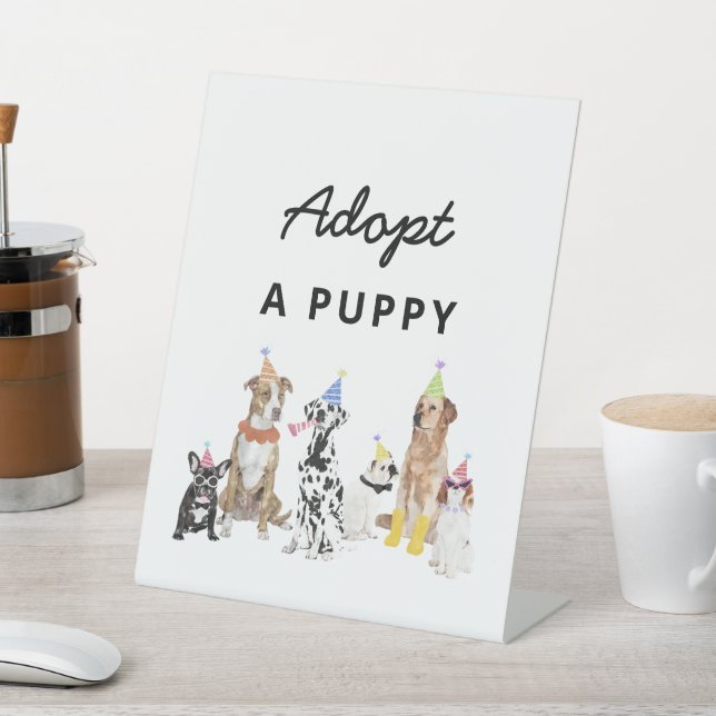 Hund Birthday Adoptierte ein Party-Zeichen Sockelschild (In SItu)