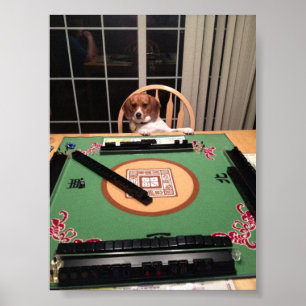 Hund, der Mahjong Plakat ausübt