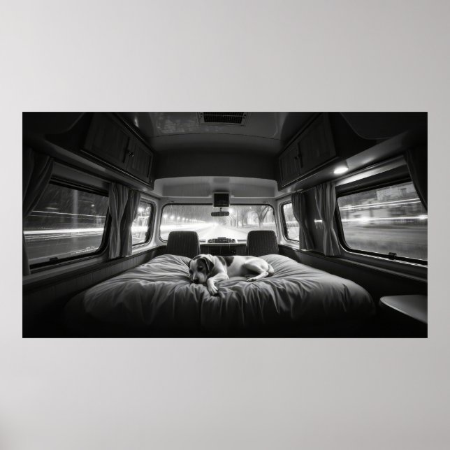 Hund im Bett eines Wohnmobils Poster (Vorne)