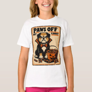 Hund im Vampir-Kostüm bewacht Halloween-Süßigkeite T-Shirt