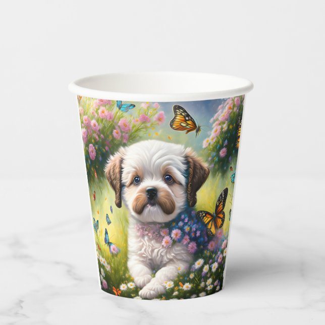 Hund in Blumenwiese mit Schmetterlingen Pappbecher (Vorderseite)