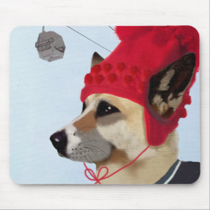 Hund in der Ski-Strickjacke Mousepad
