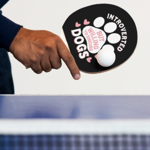 Hund Introvertiert, Aber Bereit Über Hunde Zu Disk Tischtennis Schläger