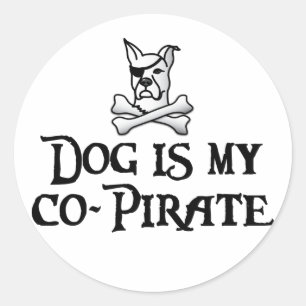 Hund ist mein Co-Pirat Runder Aufkleber