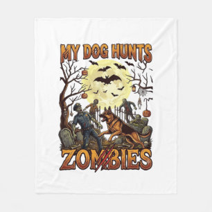 Hund jagt Zombies Halloween Deutscher Schäferhund Fleecedecke