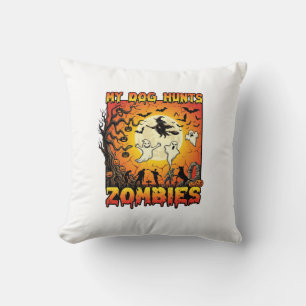 Hund jagt Zombies Halloween Geister Hexe Mond Kissen