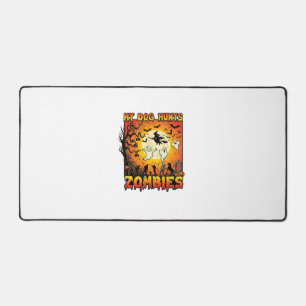 Hund jagt Zombies Halloween Geister Hexe Mond Schreibtischunterlage