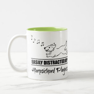 Hund leicht abgelenkt von Cembalspieler Zweifarbige Tasse