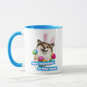 Hund liegt auf Ostereiern Tasse
