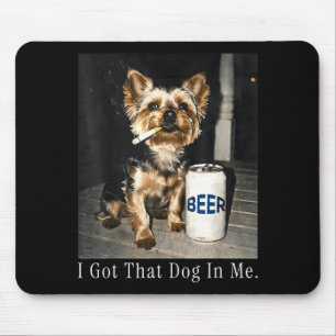 Hund mit lustigem Yorkie, der Zigaretten raucht Me Mousepad
