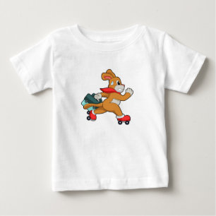 Hund mit Roller-Skaten Baby T-shirt