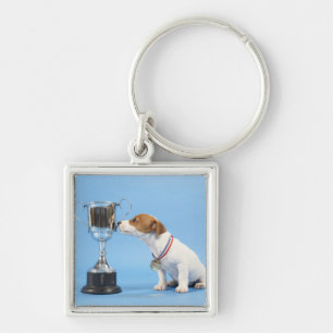 Hund mit Trophäe Schlüsselanhänger