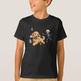 Hund stiehlt Knochen von Skelett Goldendoodle Meme T-Shirt