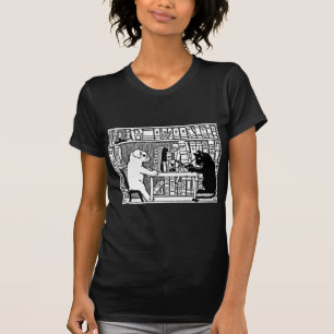 Hund und Katze in der Bibliothek T-Shirt