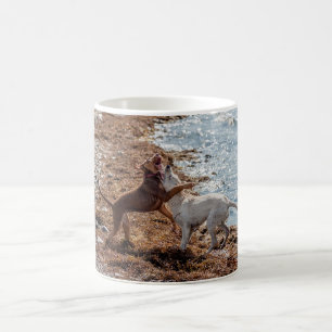 Hunde am Strand Kaffeetasse