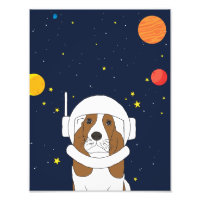 Hunde-Astronautentier mit Weltraumhelm