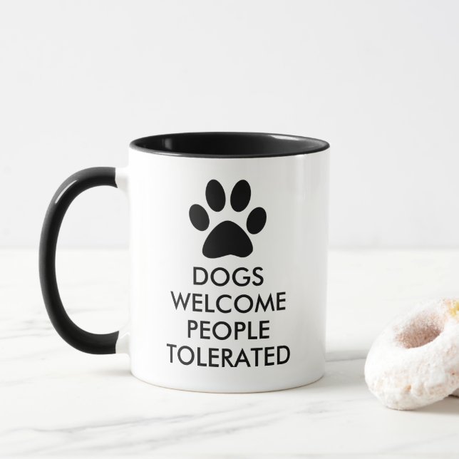 Hunde begrüßen Leute zugelassene Typografie Tasse (Mit Donut)
