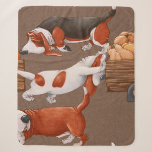 Hunde des Basset Hound tragen einen Kürbiskarren Sherpadecke
