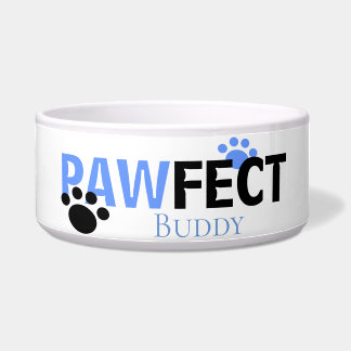 Hunde, die Pawfect in einer blauen Hundeschüssel n Napf