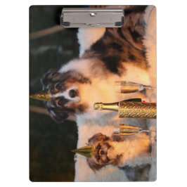 Hunde feiern neues Jahr Klemmbrett