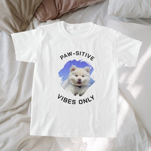 Hunde-Foto-Mädchen mit positiven Schwingungen T-Shirt