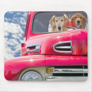 Hunde im alten Lastwagen Mousepad