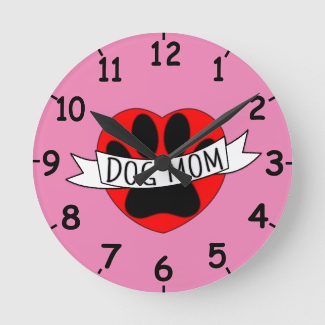 Hunde Mama Paw und Rotes Herz Zeichnend mit Zahlen Runde Wanduhr (Vorderseite)