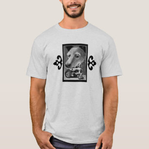 Hunde u. Krähen unten auf dem Bauernhof T-Shirt