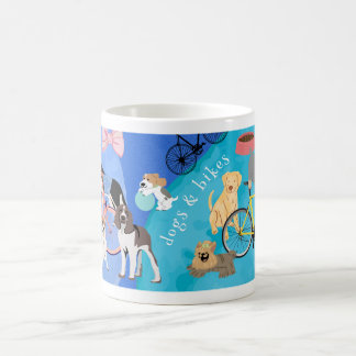 Hunde und Bikes Spielende Welpen Fahrräder Kaffeetasse