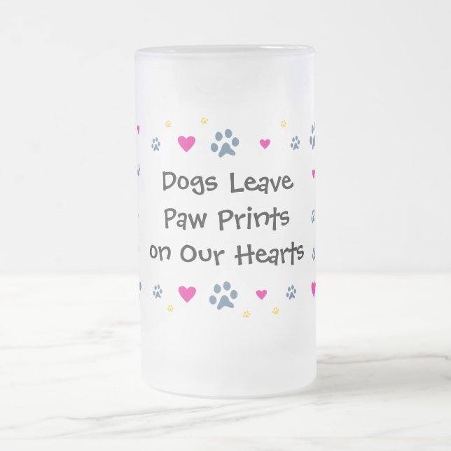 Hunde verlassen Tatzen-Drucke auf unseren Herzen Mattglas Bierglas (Mittel)