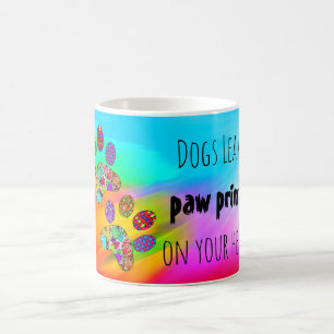 Hunde Verließ Paw Prints auf Ihrer Herz-Tasse Kaffeetasse