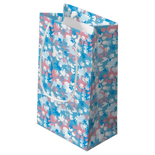 Hunderosa und blaues Tarnungs-Muster Kleine Geschenktüte (Rückseite Schrägansicht)