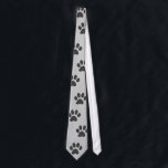 Hundetatzen-Drucke Krawatte<br><div class="desc">Drucke dieser Ausrüstungsbeschreibungs-Hundetatze. Große Krawatte für den Hundeliebhaber. Die HINTERGRUND-Farbe kann zur Wunschfarbe geändert werden. Bestes verwendet mit hellen Farben. Farbe der Bahnen kann nicht geändert werden. 
 
 Anmerkung:  Grafik durch Angie Weake 
            Resaleclipart.com</div>
