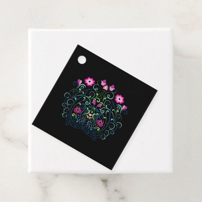 Hungarian Kalocsa Embroidery Pattern Geschenkanhänger (Beispiel)