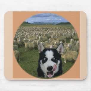 Hungriger Wolf mit Schafen Mousepad