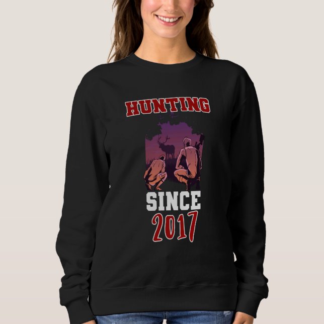 Hunting since 2017 sweatshirt (Vorderseite)